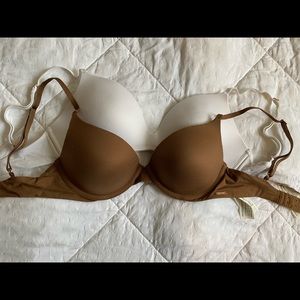 Hollister Gilly Hicks Bras 30C